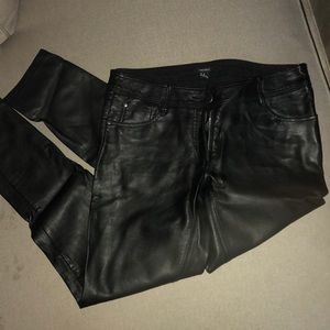 Faux leather skinny jeans